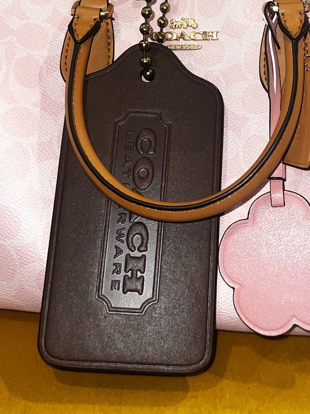 Coach XL brown hang tag - Picture 2 of 5